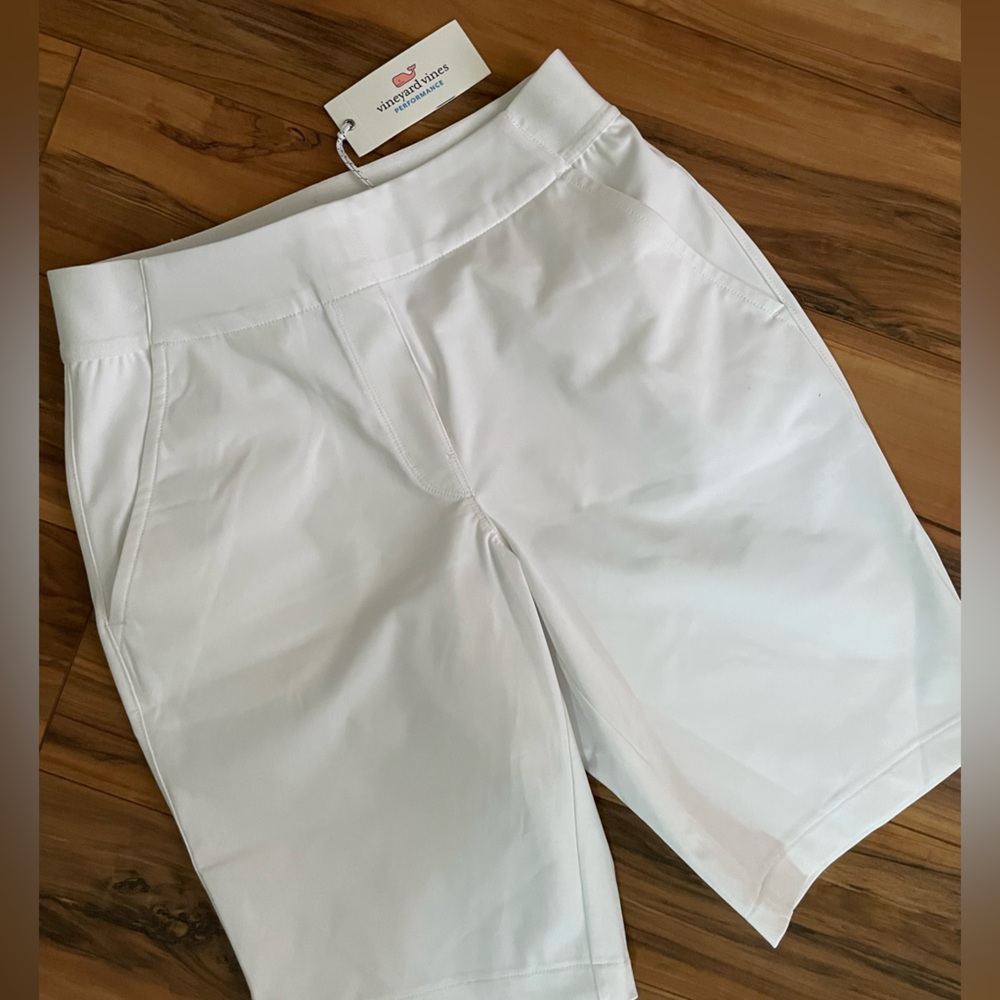 NWT Vineyard Vines Women's White performance golf Bermuda Shorts size XS
